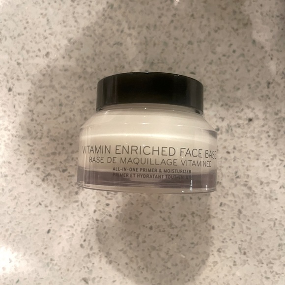 Bobbi Brown Vitamin Enriched Face Base - Picture 2 of 4